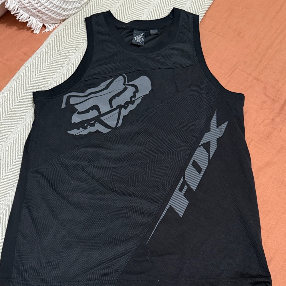 Fox Men's Black and Gray Graphic Tank Top size large
